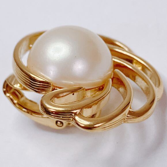 Vintage Signed Crown Trifari Earrings Gold Tone Faux Pearl Clip On Mid Century - Picture 5 of 16